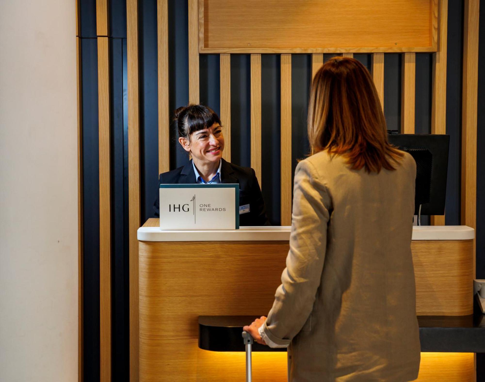Holiday Inn Express Logrono Rioja By Ihg Exterior foto