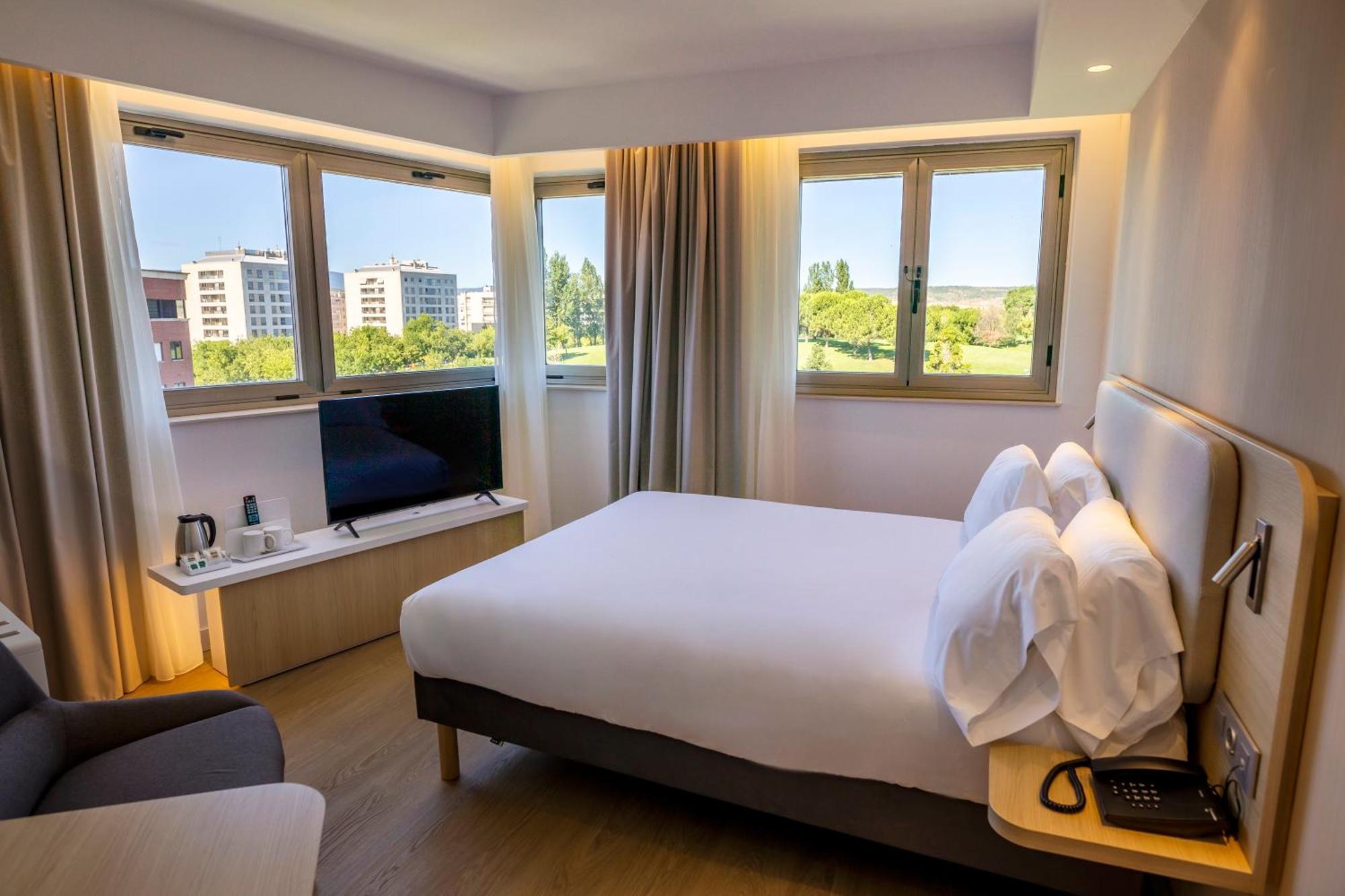 Holiday Inn Express Logrono Rioja By Ihg Exterior foto